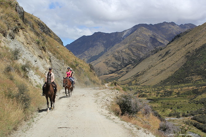 New Zealand - bike trip towards Moke Lake